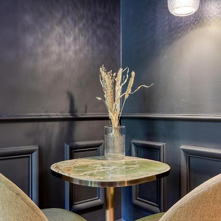 Montaigne Executive Suite パリ エクステリア 写真