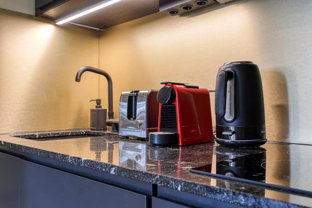 Montaigne Executive Suite パリ エクステリア 写真